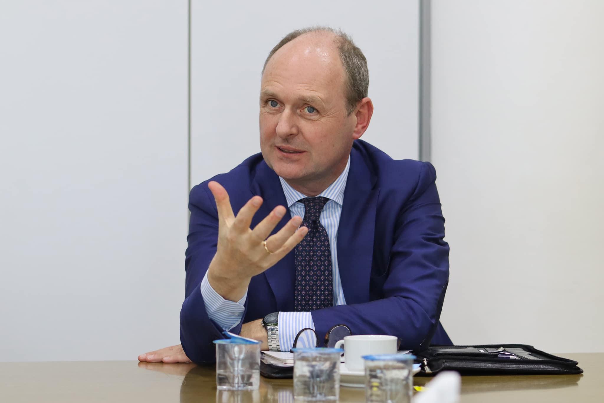 Netherlands Ambassador Joost Klarenbeek Visits Tatweer Research in Benghazi